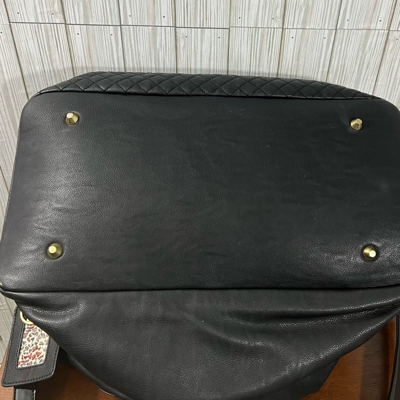 Steve Madden Black Bag- Leopard Print Interior - Picture 10 of 10